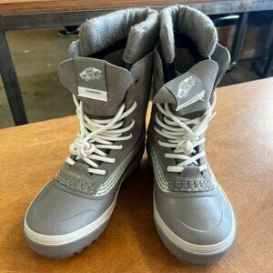 Vans Womens High Standard Winter Boot (never worn)